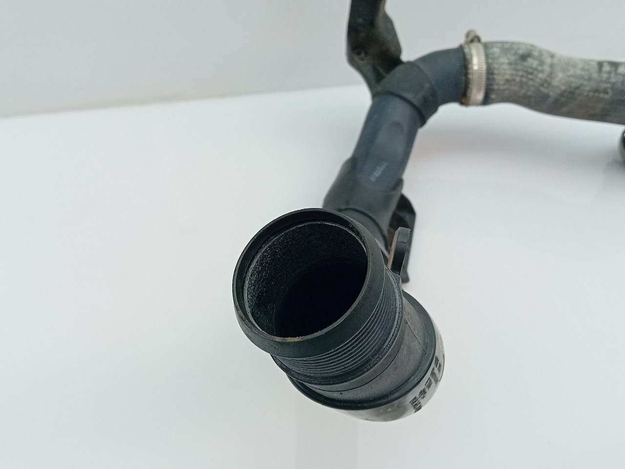 Intercooler pipe VOLKSWAGEN Caddy III Kombi (2KB, 2KJ, 2CB, 2CJ) Imagem-1