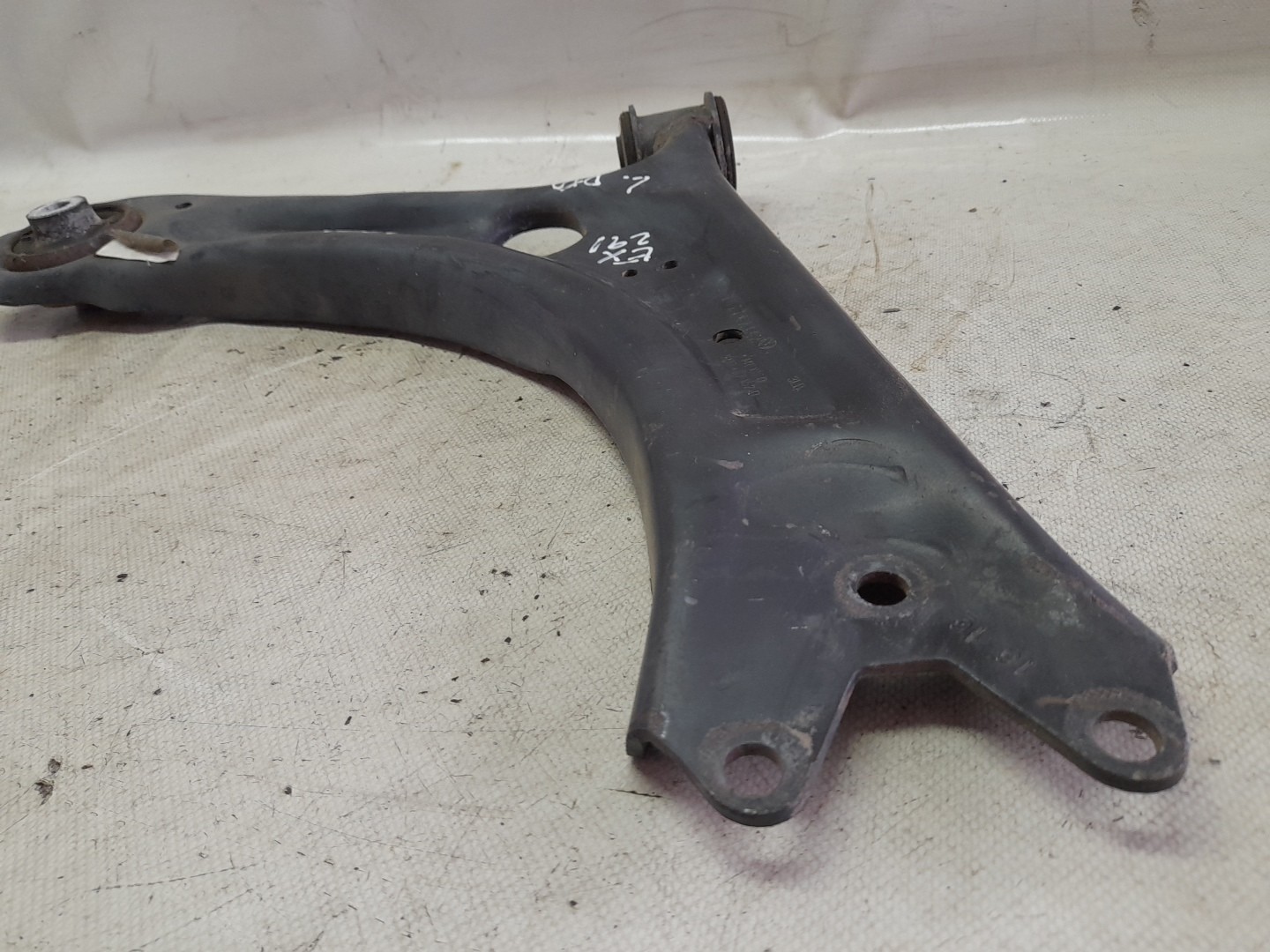 Braço de suspensão frente direito VOLKSWAGEN Jetta IV (162, 163) Imagem-1