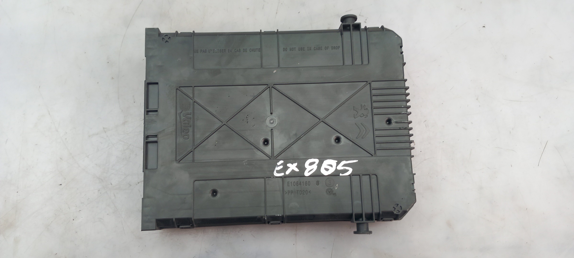 Caja fusibles / SAM / BSI PEUGEOT 2008 I (CU_) Imagem-1