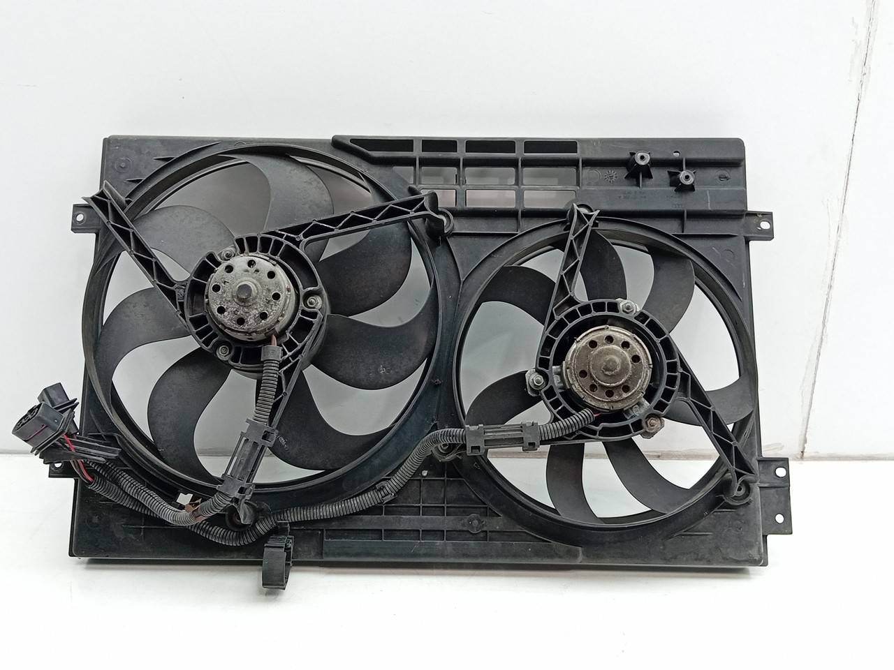 Cooling fan AUDI TT (8N3) Imagem-1