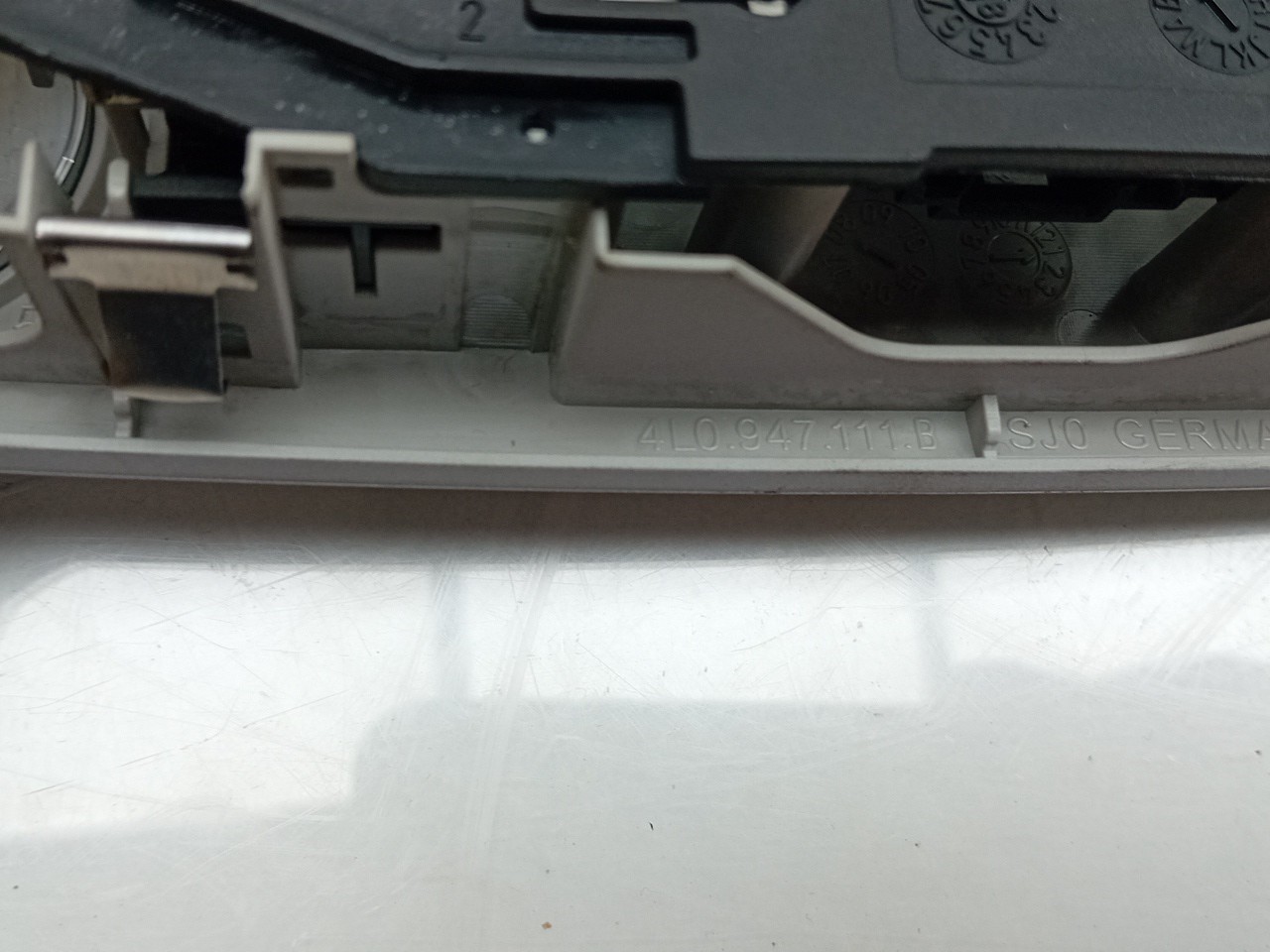 Front seat light AUDI A6 (4F2, C6) Imagem-4