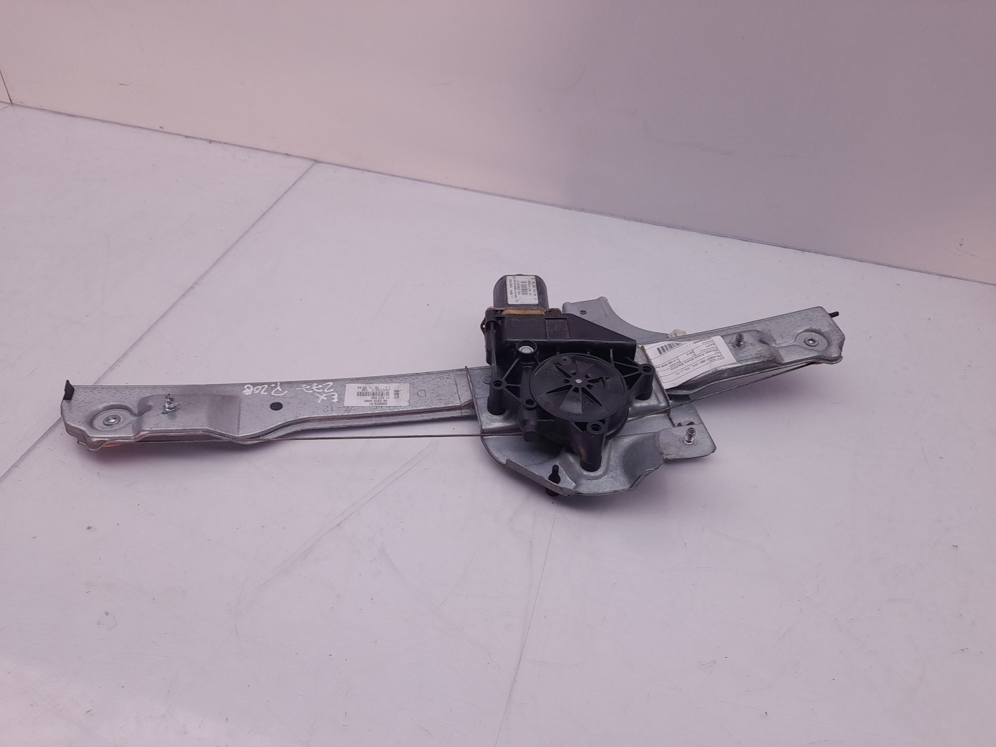 Elevador vidros frente direito PEUGEOT 208 Imagem-1
