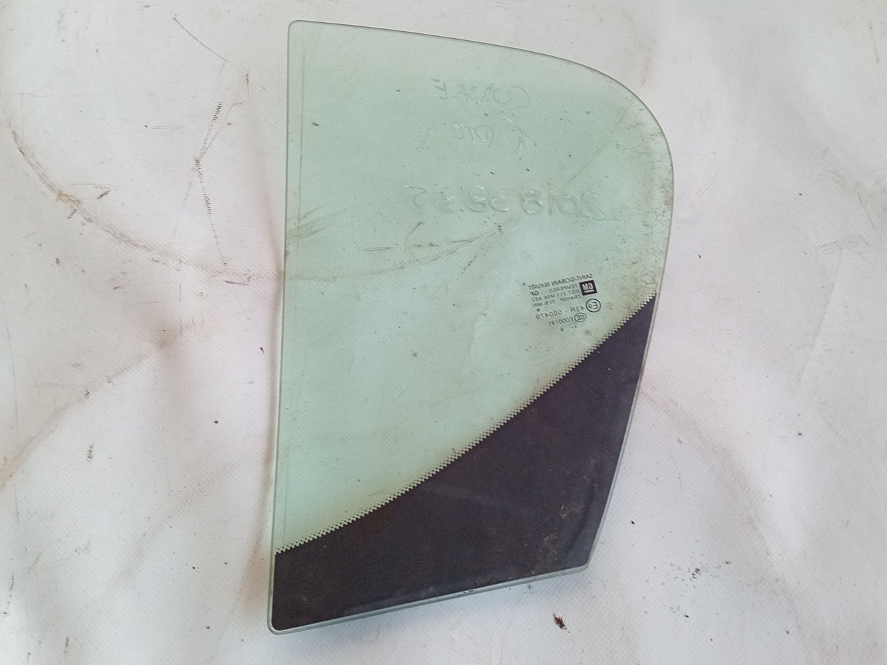 Right rear triangle window OPEL Corsa E Imagem-1