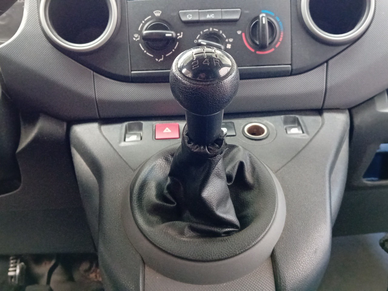 Pomo / fuelle de cambios CITROËN Berlingo (B9) Imagem-0