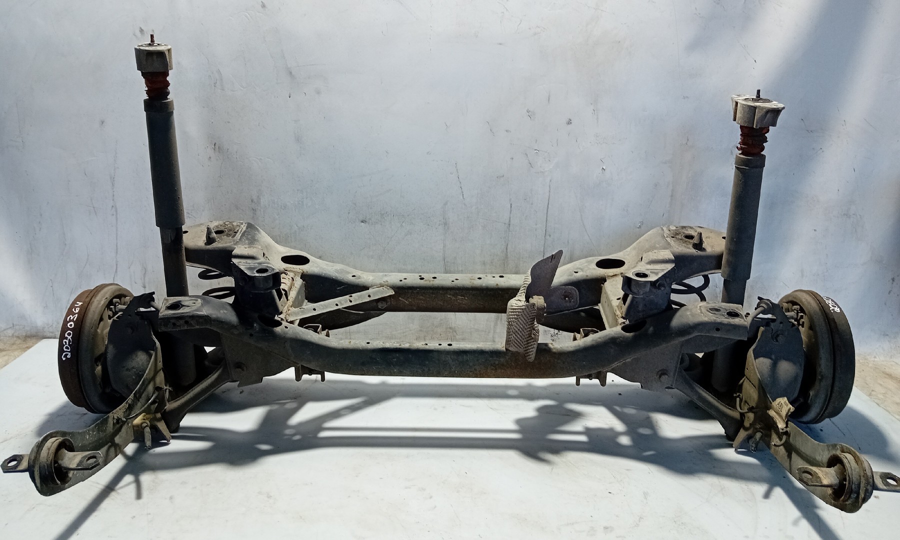 Rear axle with drum brakes