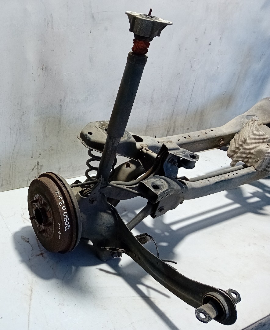 Rear axle with drum brakes FORD Focus II (DA_) Imagem-1