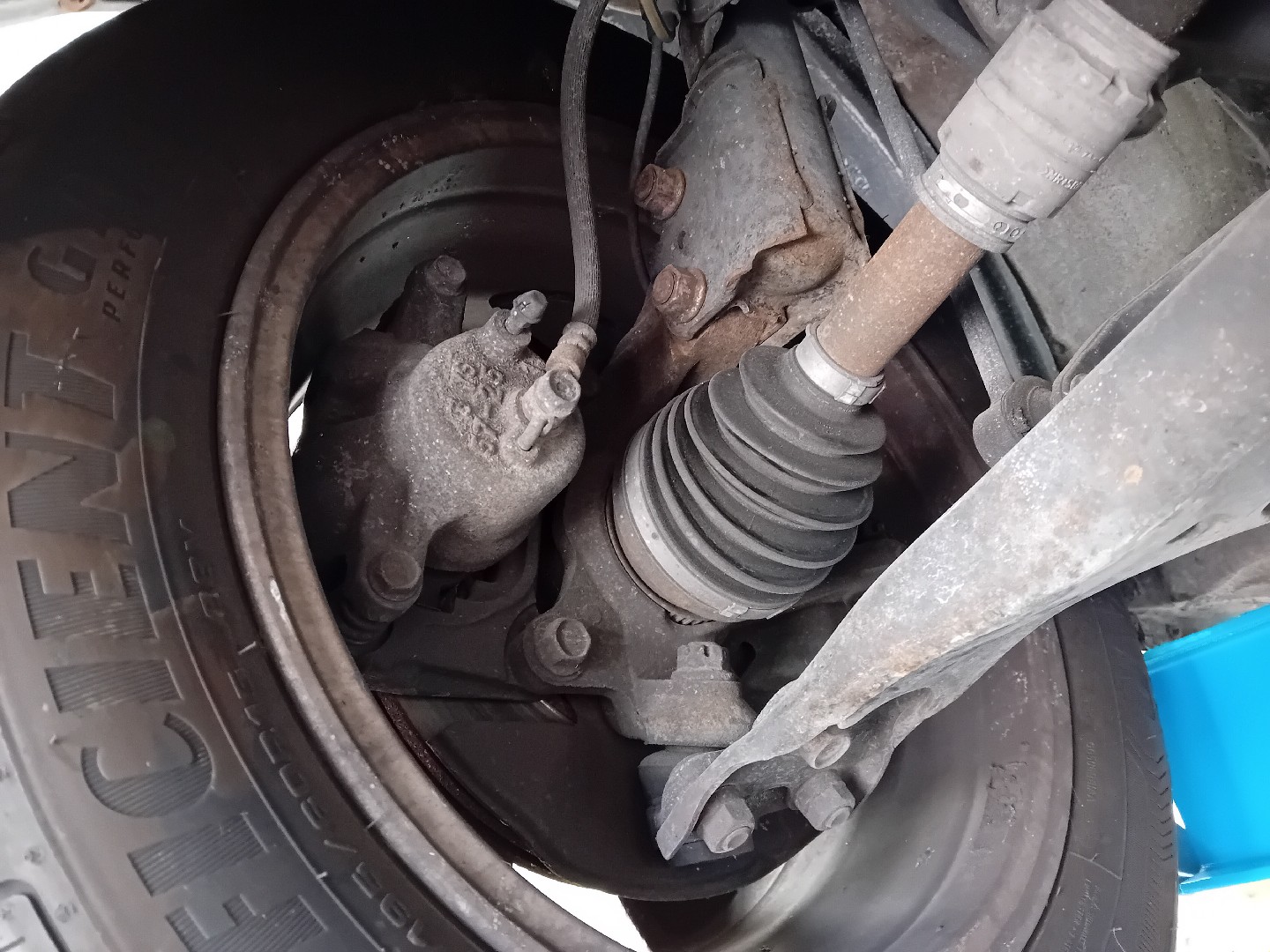 Right front steering knuckle