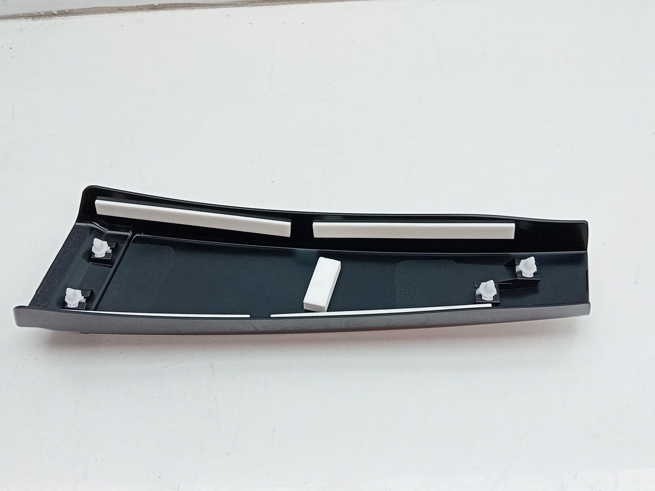 Modanatura porta anteriore destra SKODA Fabia III Hatchback (NJ3) Imagem-1