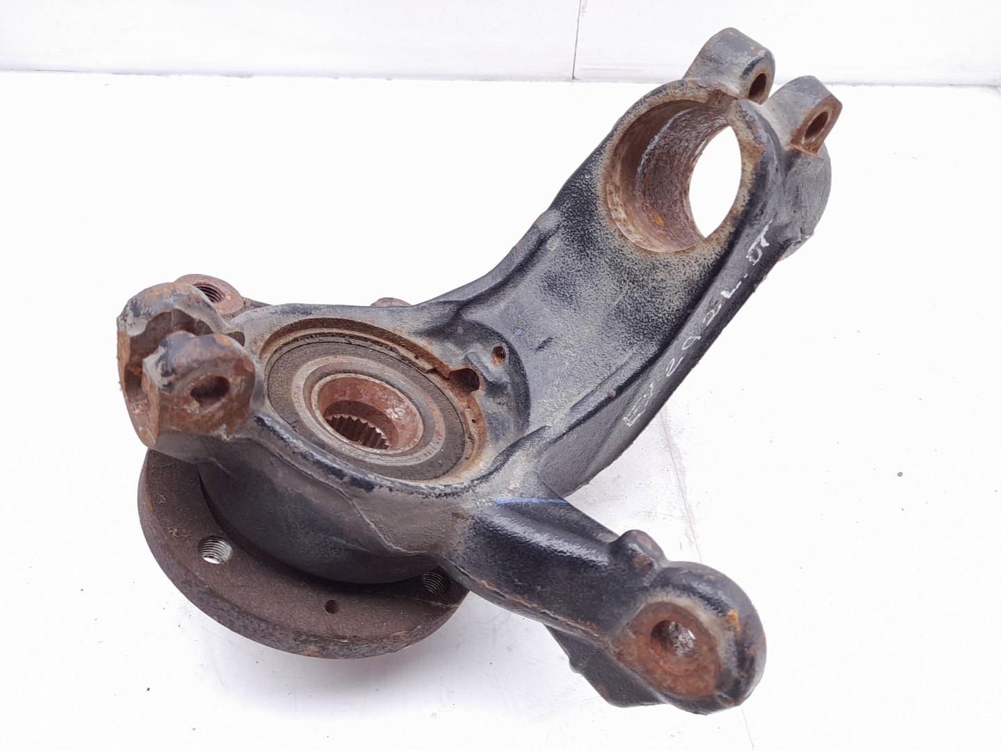Right front steering knuckle PEUGEOT 2008 I (CU_) Imagem-1