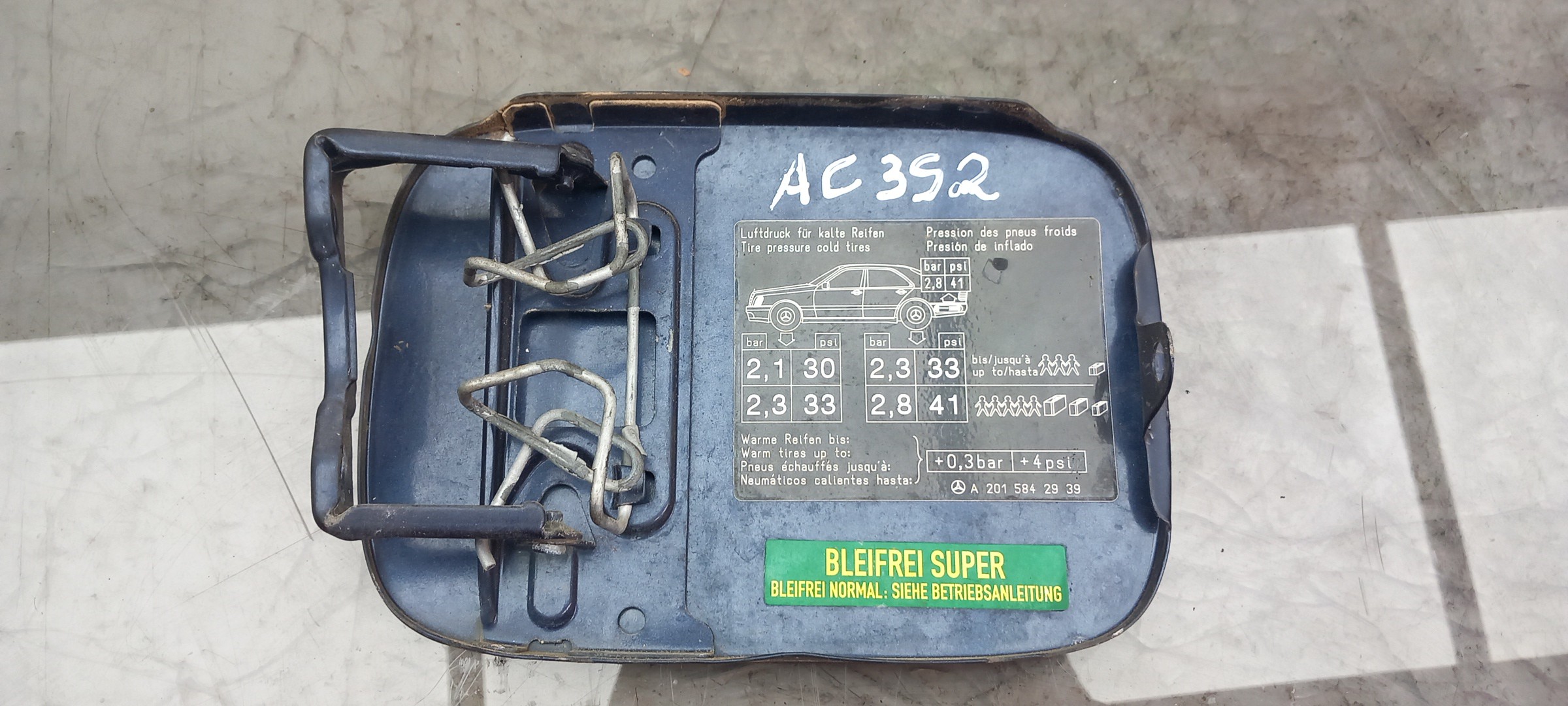 Tapa exterior combustible MERCEDES-BENZ CLK (C208) Imagem-1