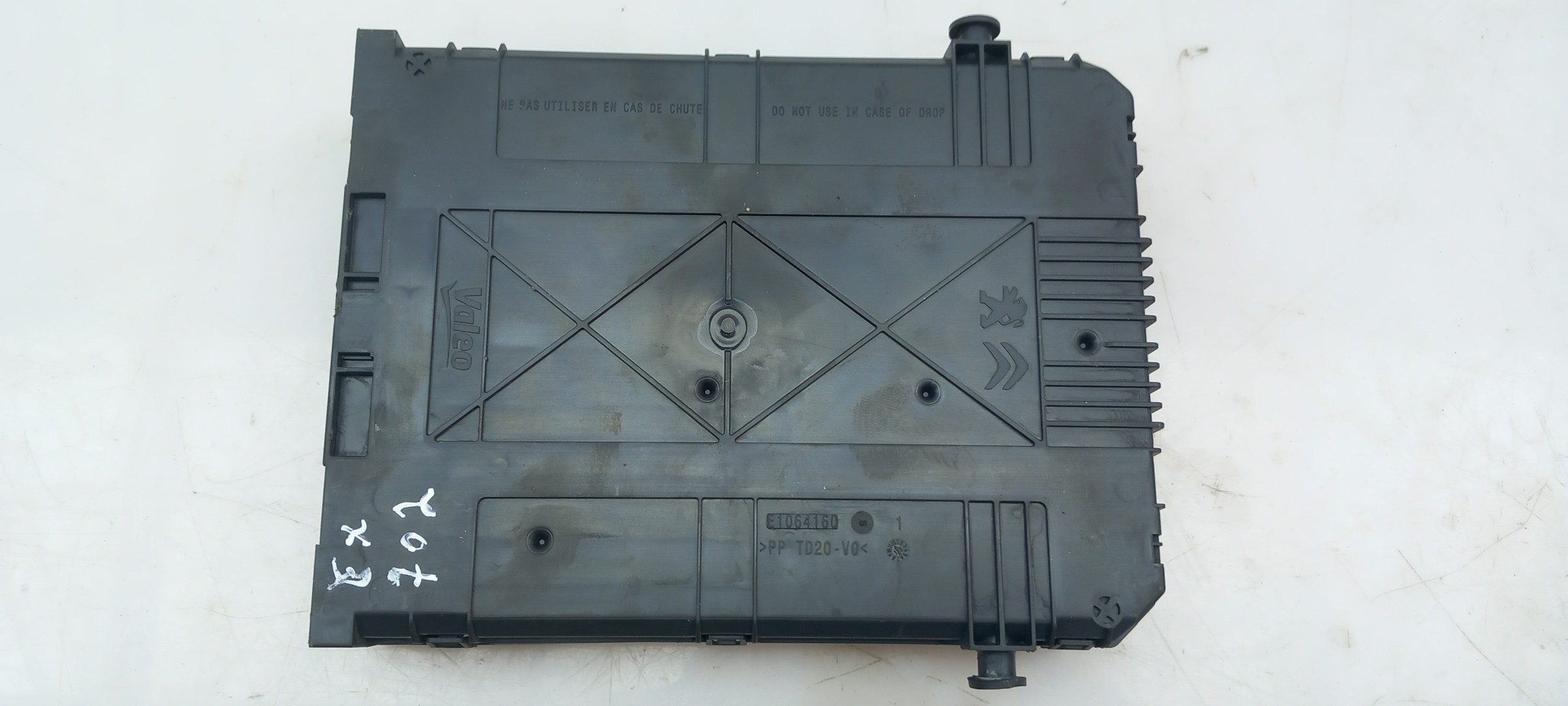 Caja fusibles / SAM / BSI PEUGEOT 2008 I (CU_) Imagem-1