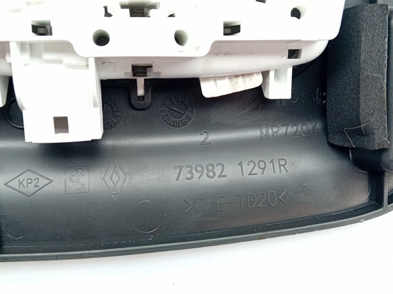 Plafonier frente RENAULT Megane IV (B9A/M_) Imagem-3