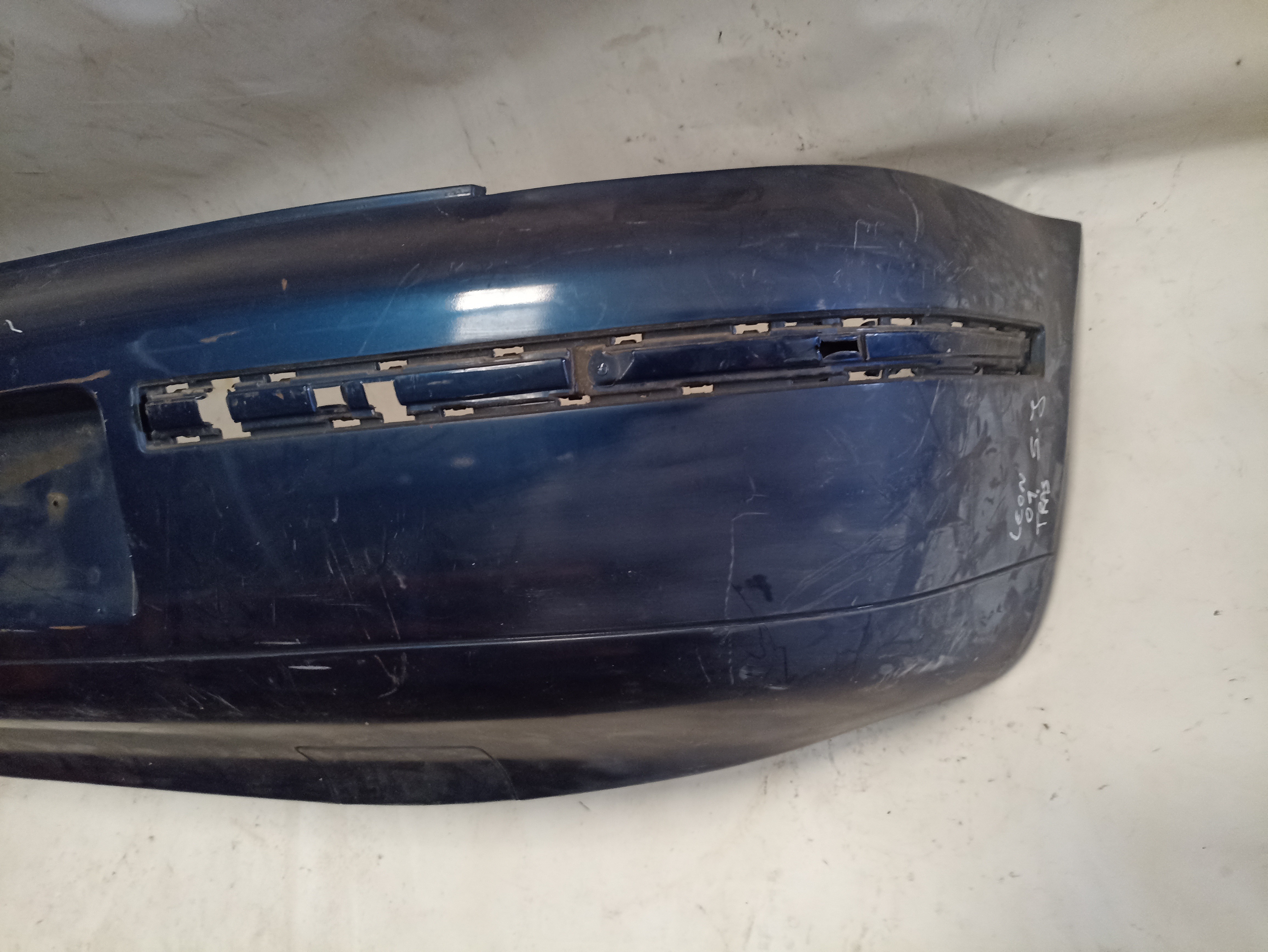Parachoques Trasero SEAT Leon (1M1) Imagem-2