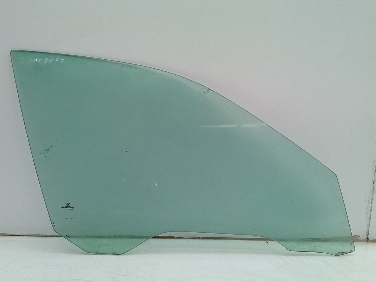 Right front door glass