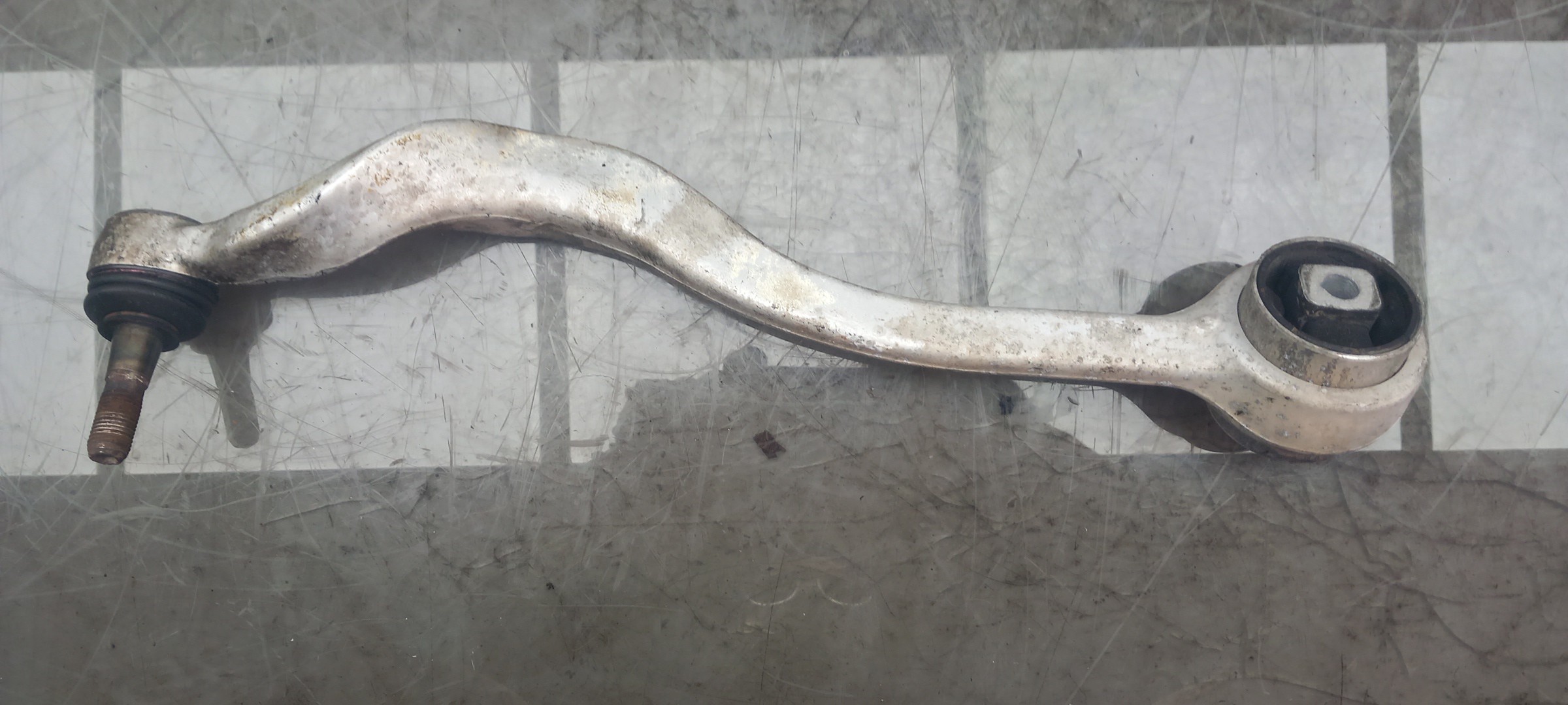 Left front suspension arm BMW 5 (E39) Imagem-1