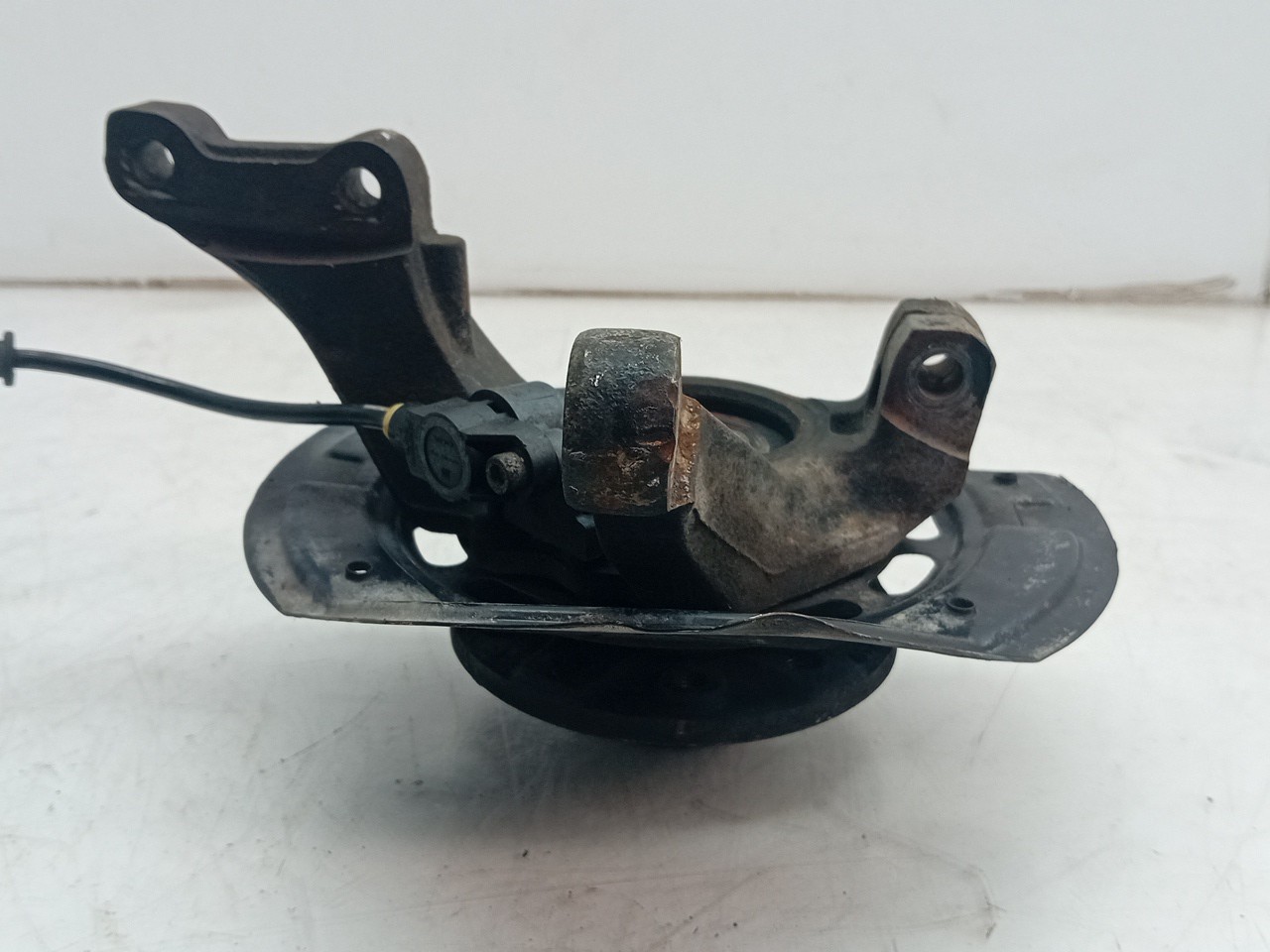 Left front steering knuckle OPEL Vectra B Caravan (31_) Imagem-1