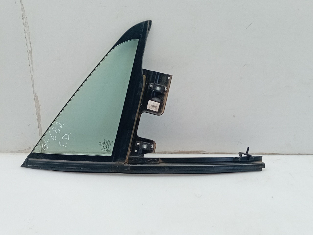 Vidro triangular frente direito