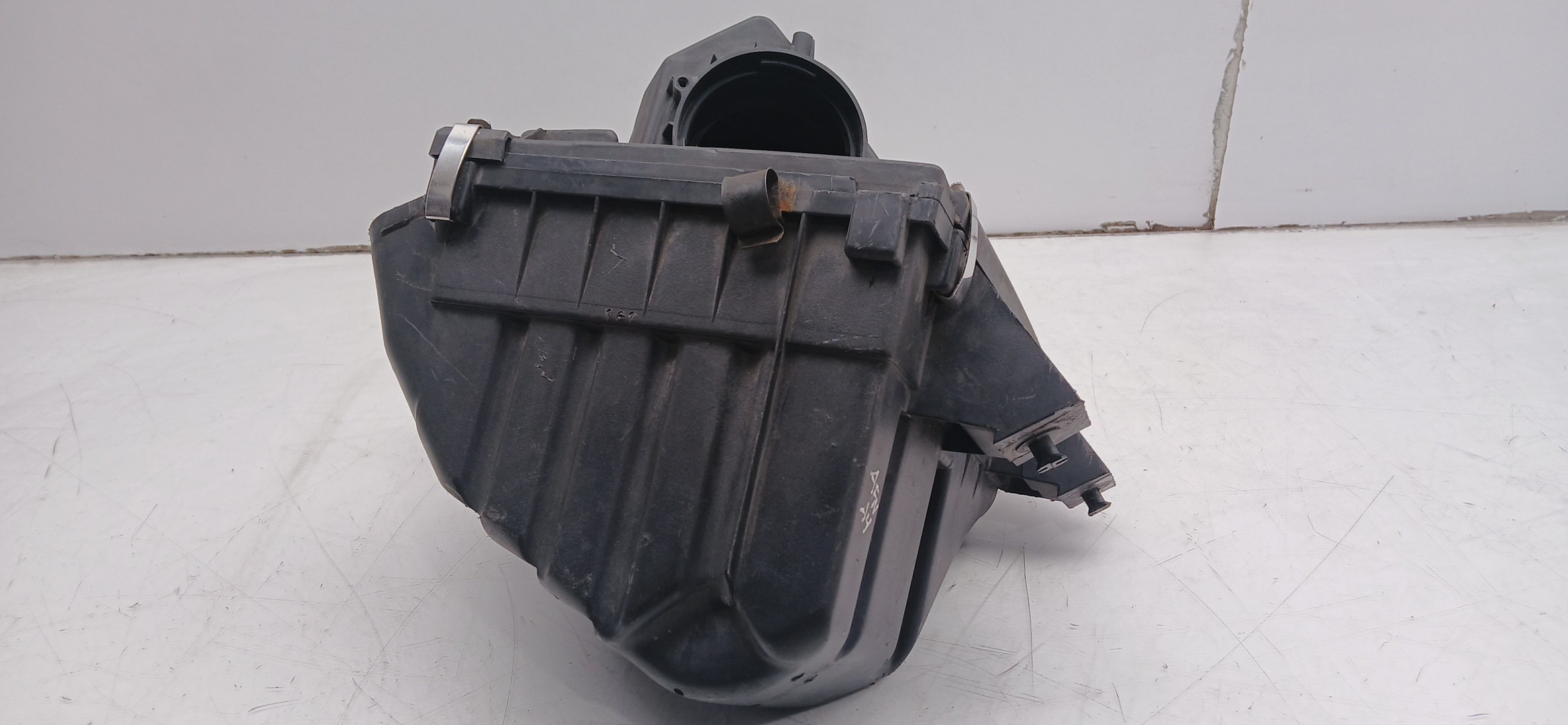 Boîtier filtre à air VOLKSWAGEN Passat Variant (3B6) Imagem-1