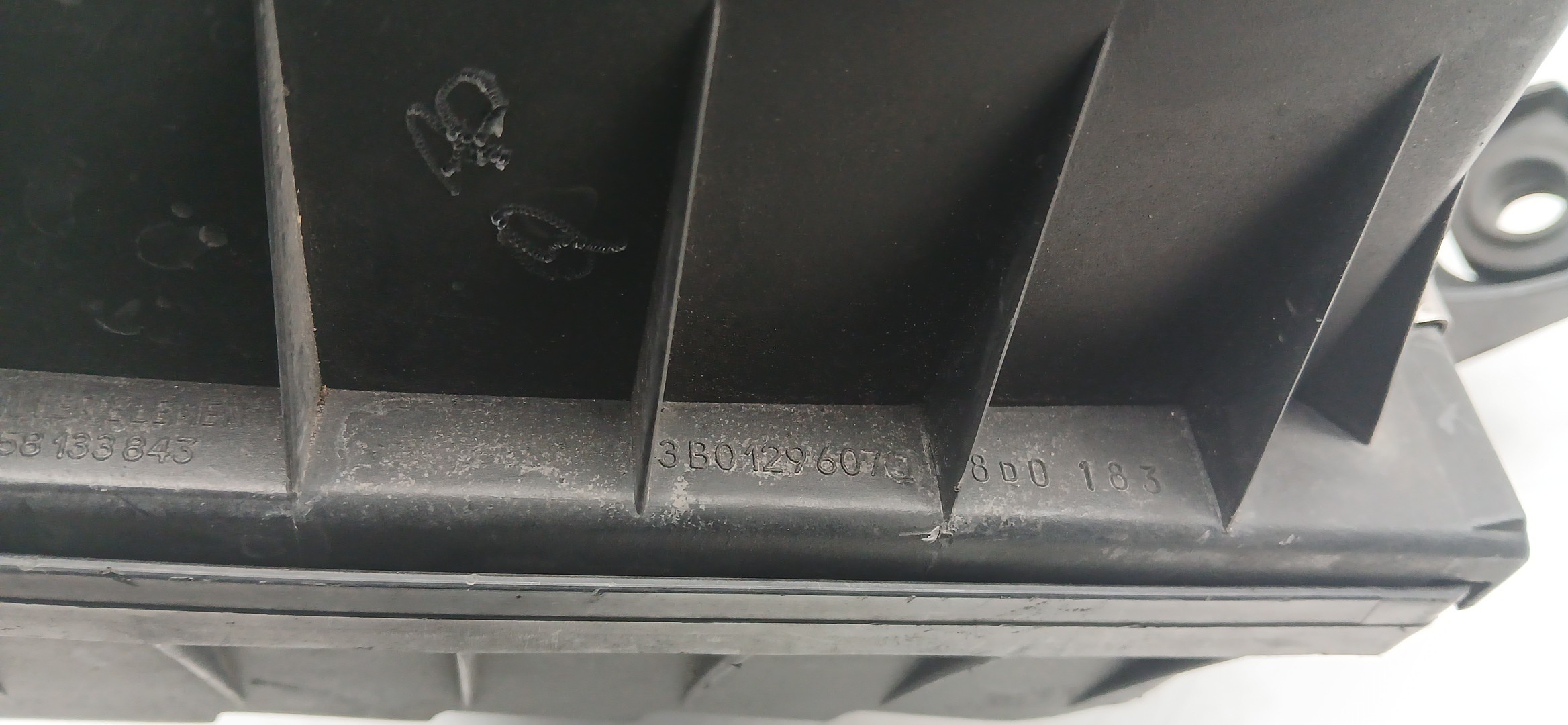 Boîtier filtre à air VOLKSWAGEN Passat Variant (3B6) Imagem-4