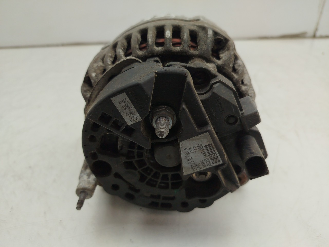 Alternador VOLKSWAGEN Golf V Variant (1K5) Imagem-2