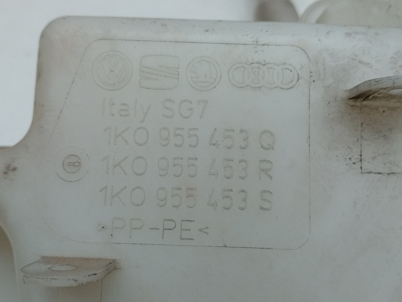 Windshield washer tank AUDI A3 (8P1) Imagem-4