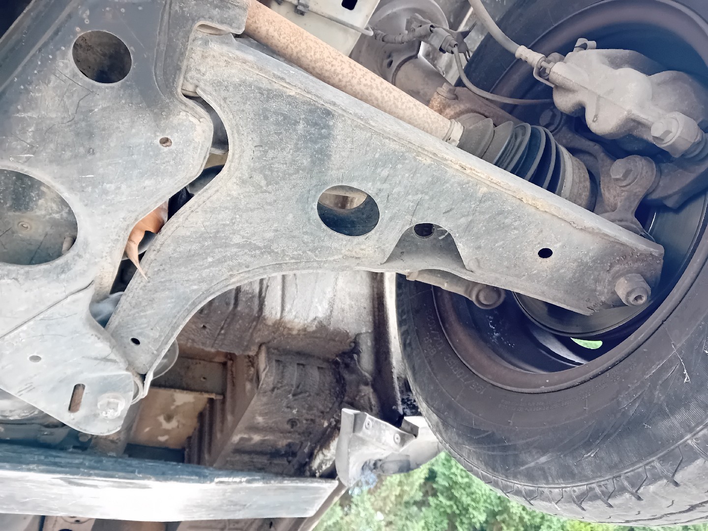 Left front suspension arm