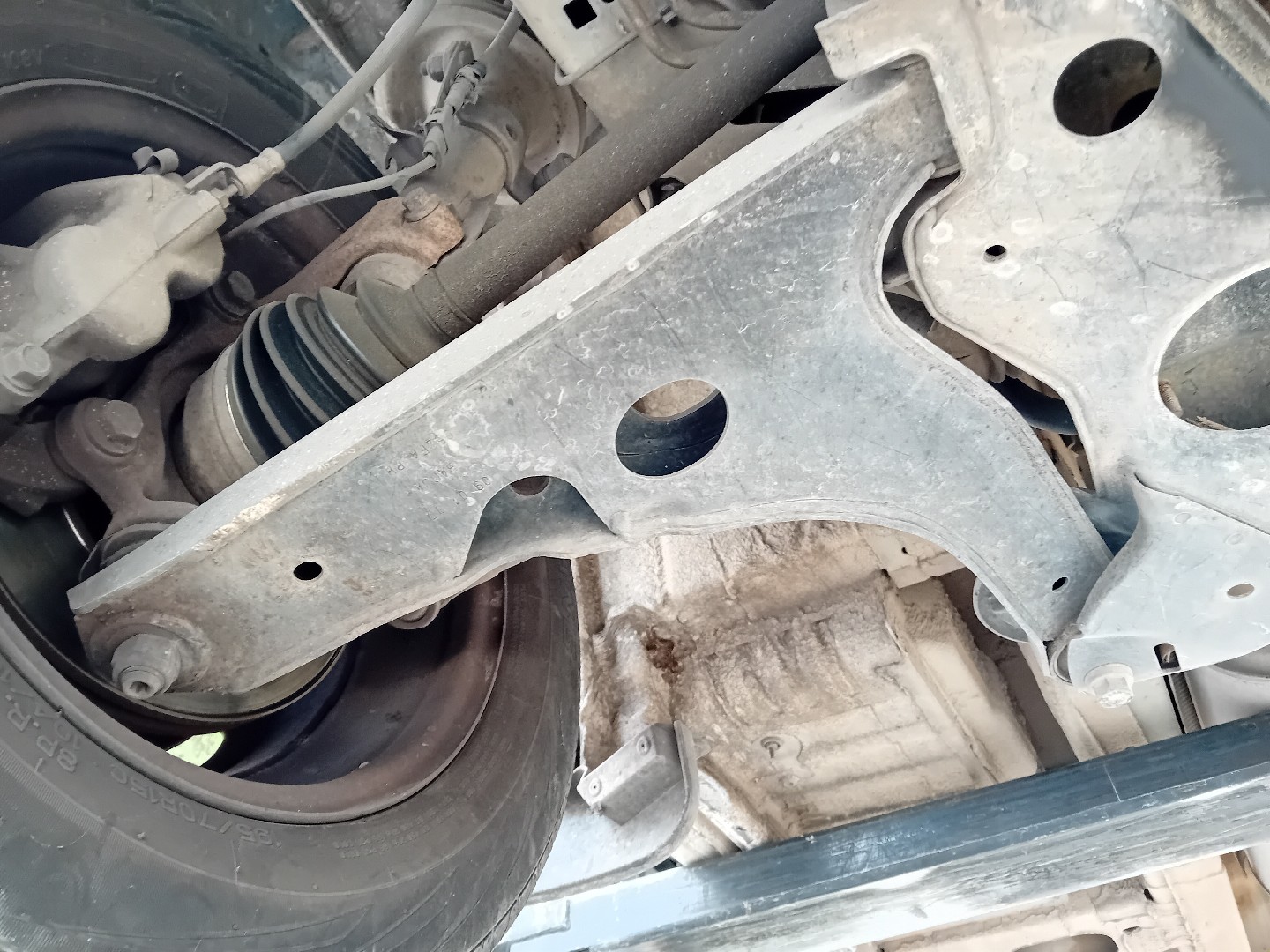 Right front suspension arm