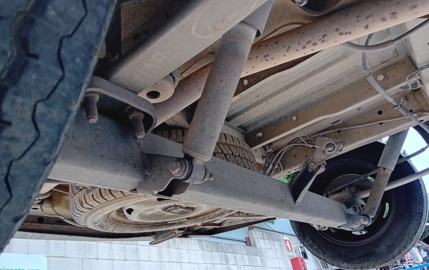 Rear axle with discs