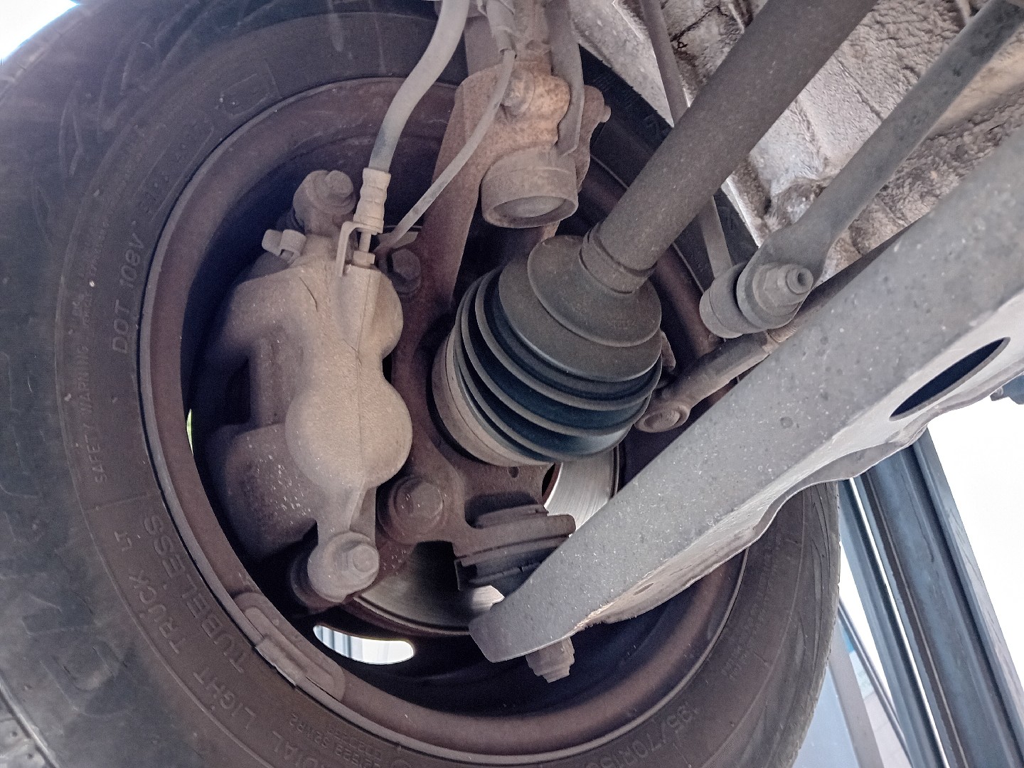 Right front steering knuckle