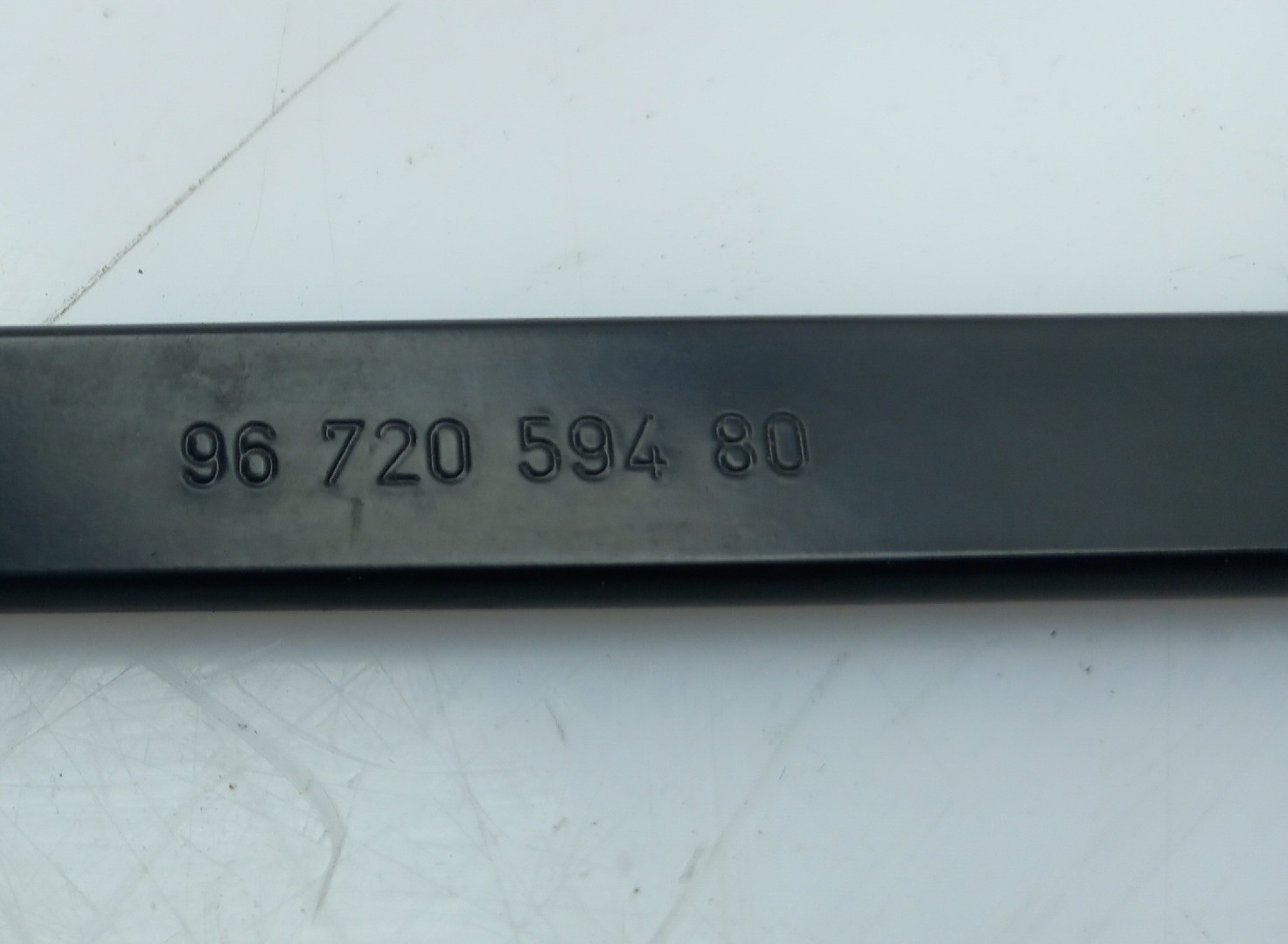 Windscreen wiper arm Left front PEUGEOT 5008 I (0U_, 0E_) Imagem-2