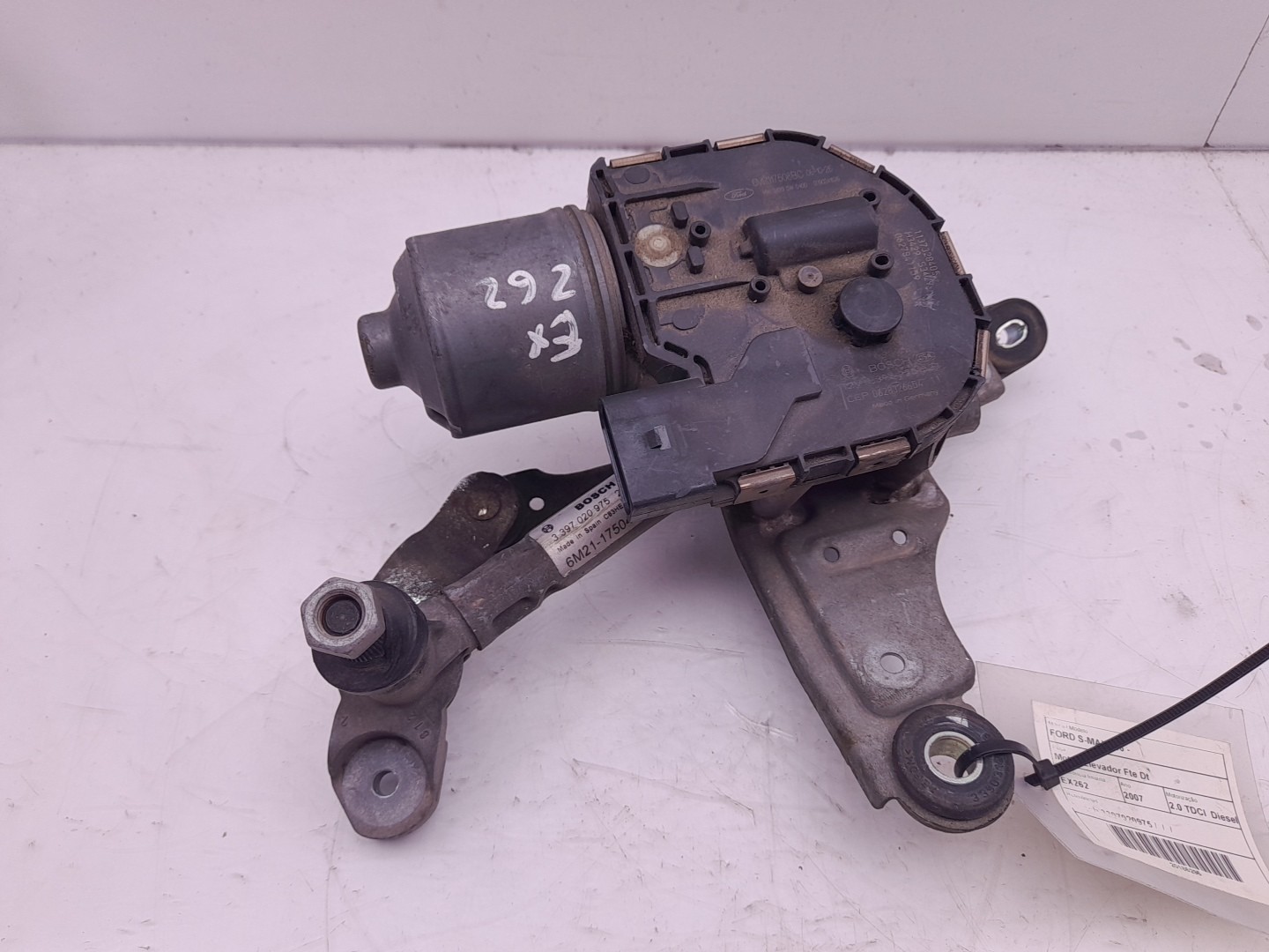 Essuie-glace moteur avant
