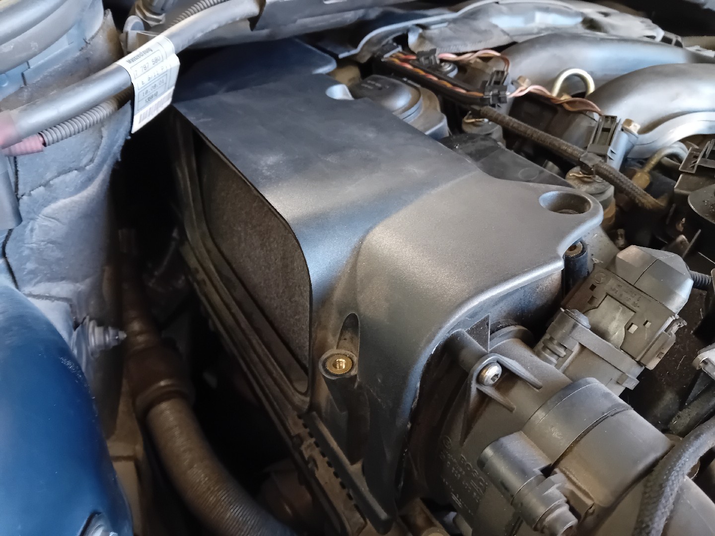 Air filter box