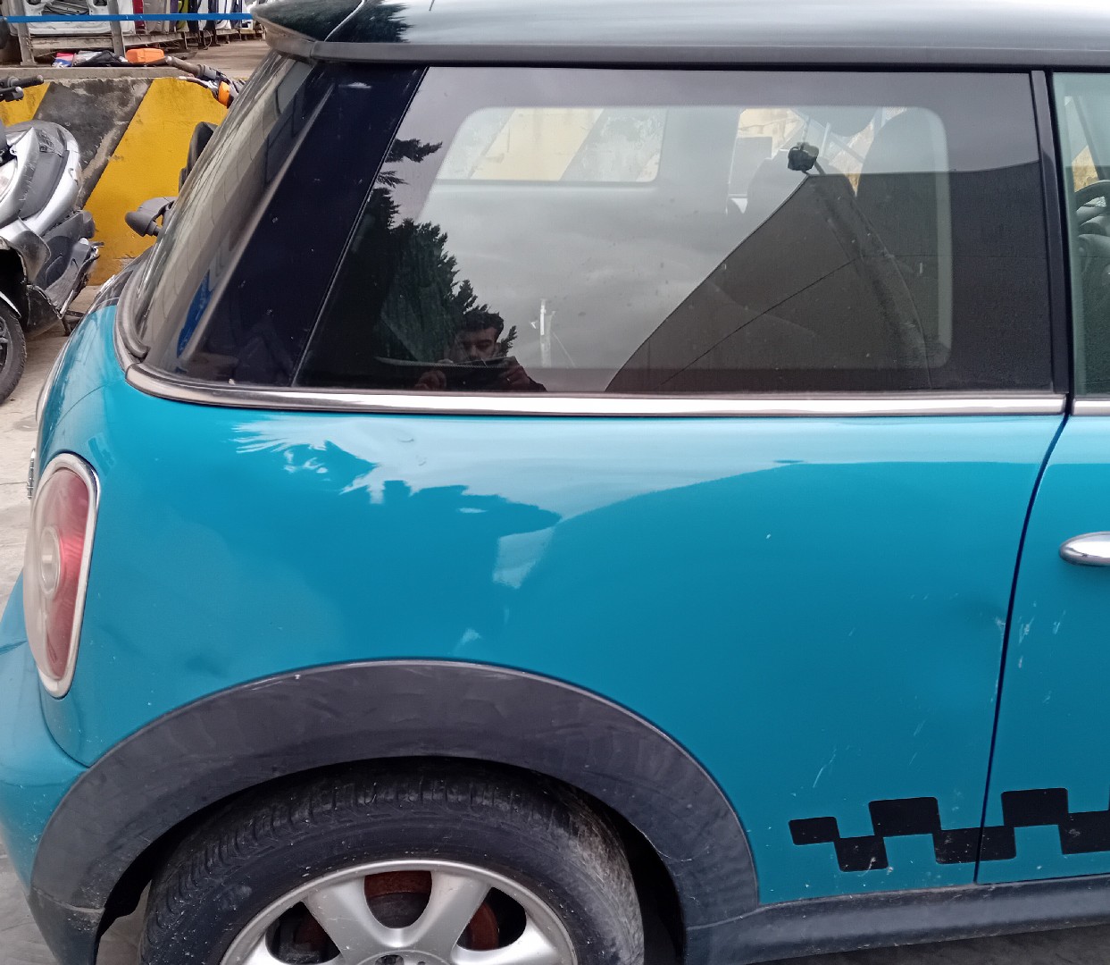 Right rear quarter panel