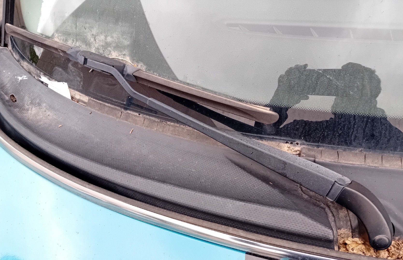 Windscreen wiper arm Right front