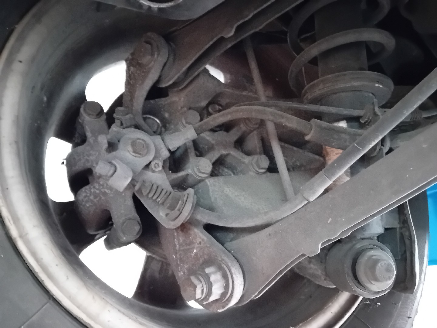 Left rear steering knuckle