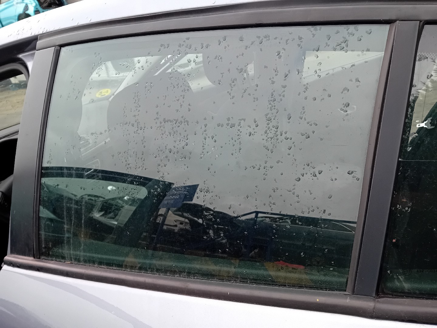 Vitre porte arrière Droite