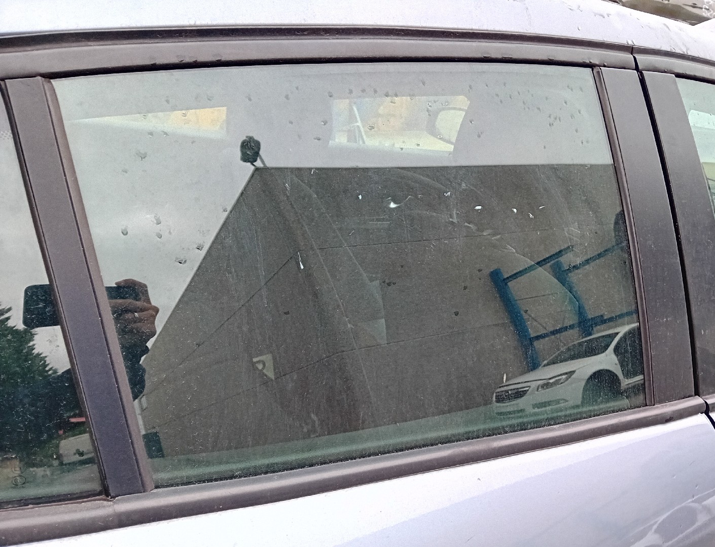 Vitre porte arrière gauche