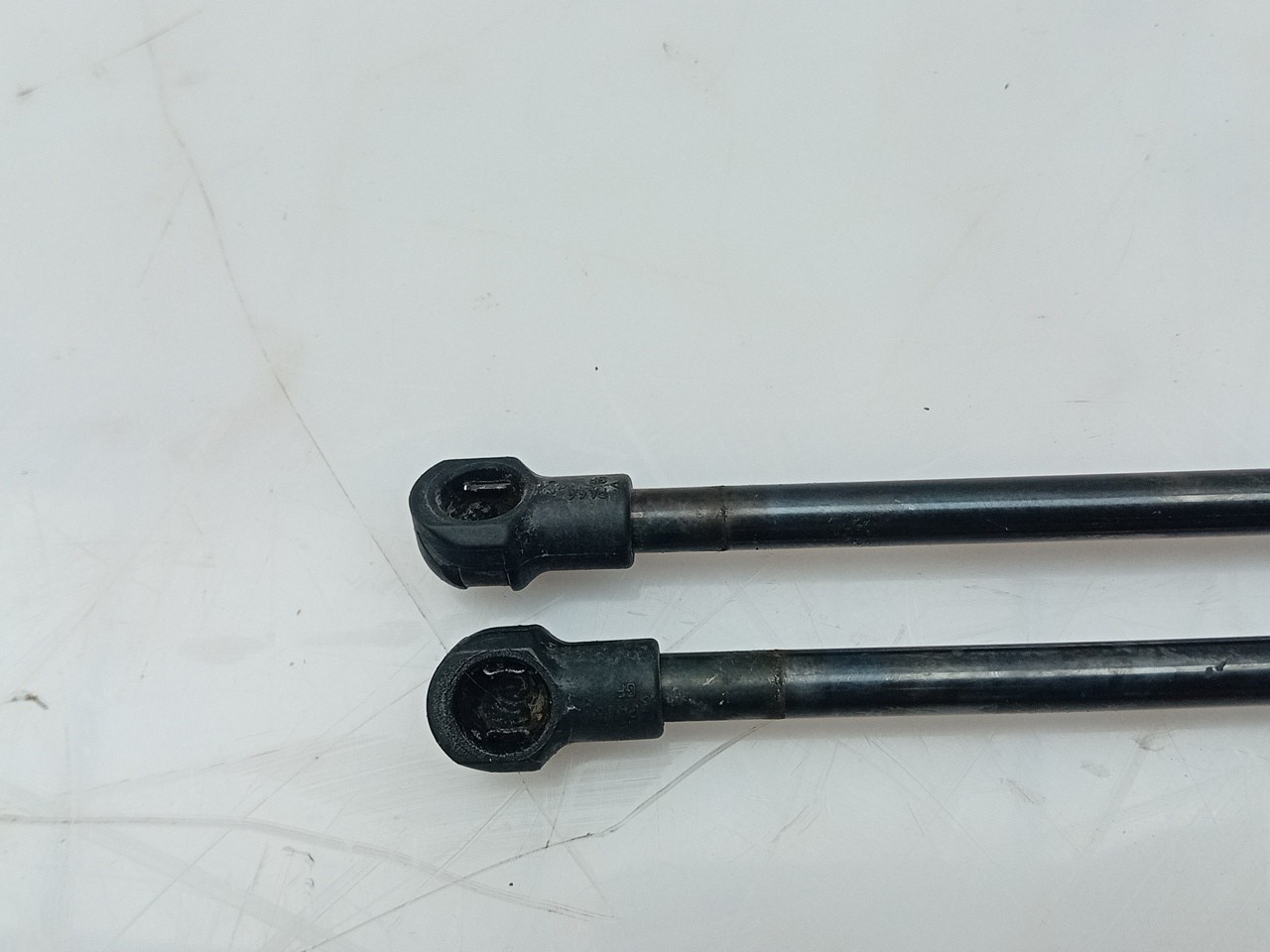 Hood Damper BMW X5 (E53) Imagem-2
