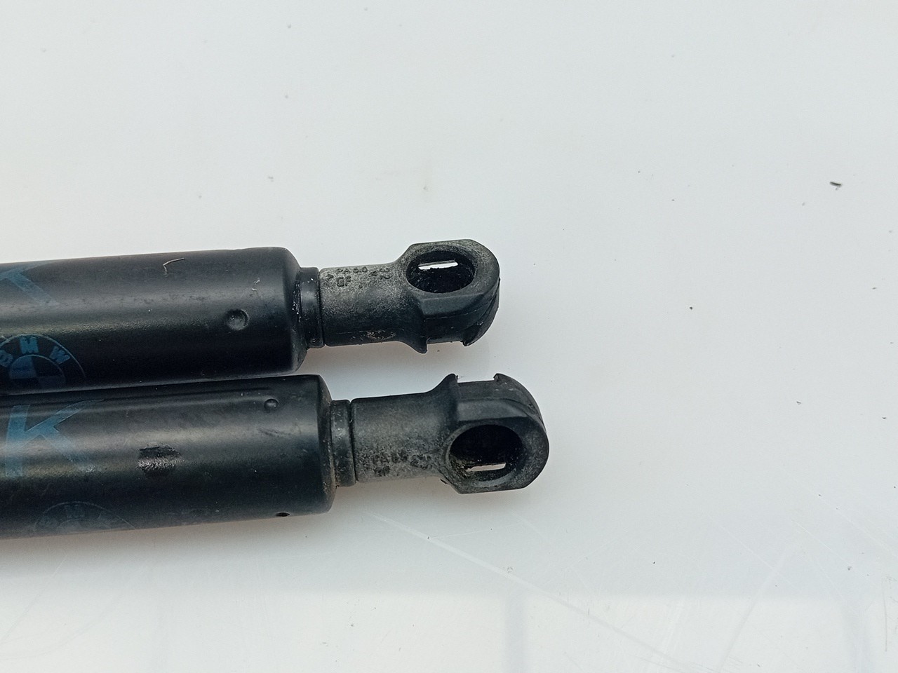 Hood Damper BMW X5 (E53) Imagem-1