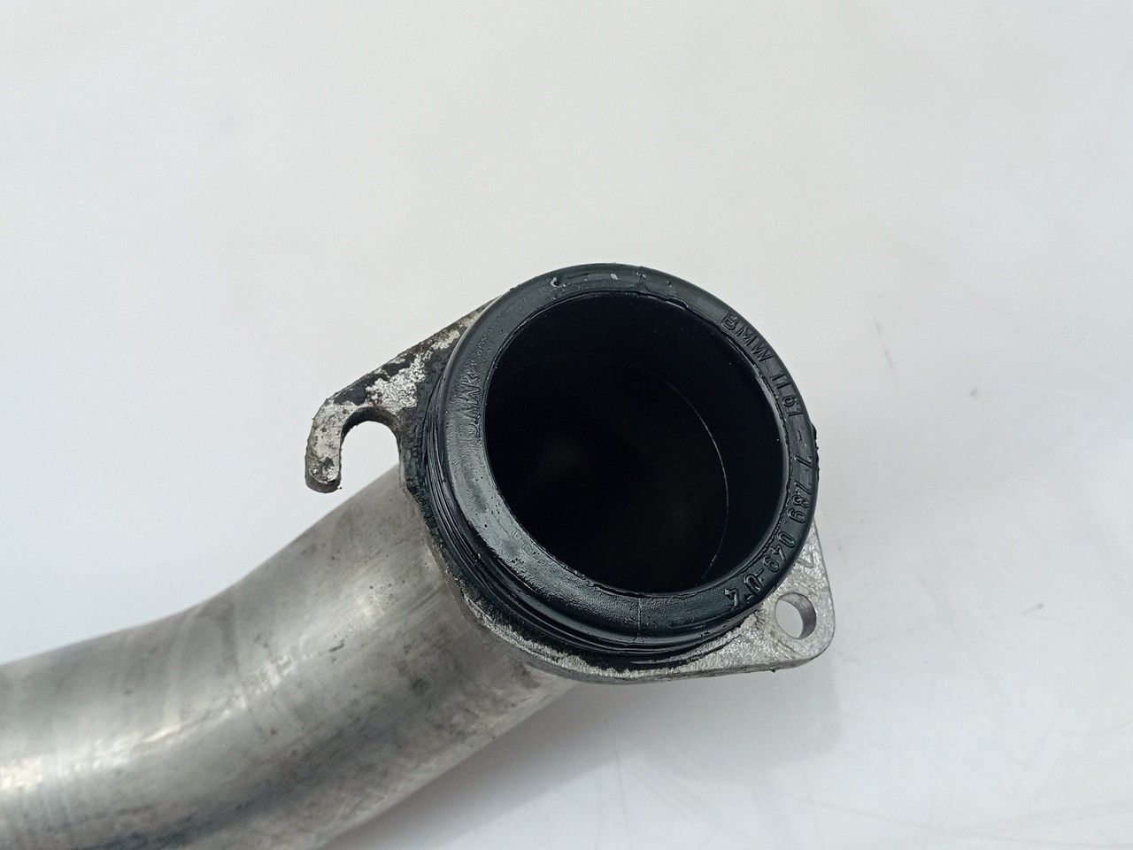 Tubo do intercooler BMW X5 (E53) Imagem-1