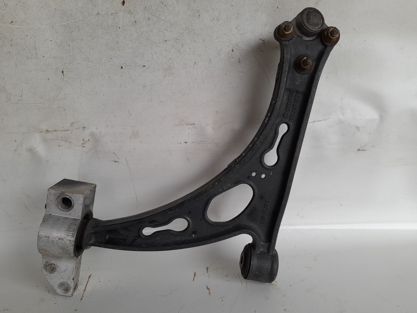Brazo suspensión delantero derecho SEAT Leon (1P1) Imagem-1