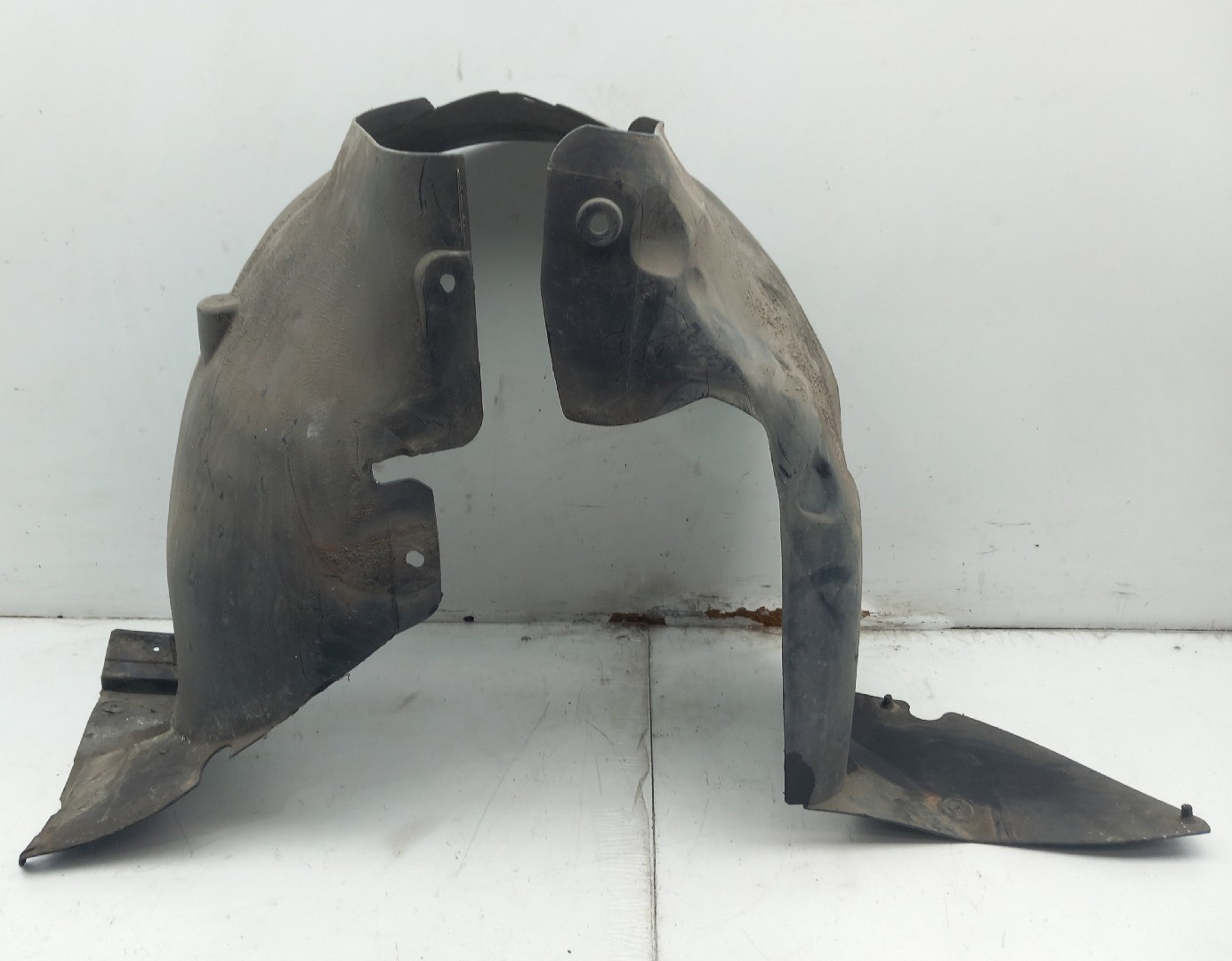 Front wheel arch left