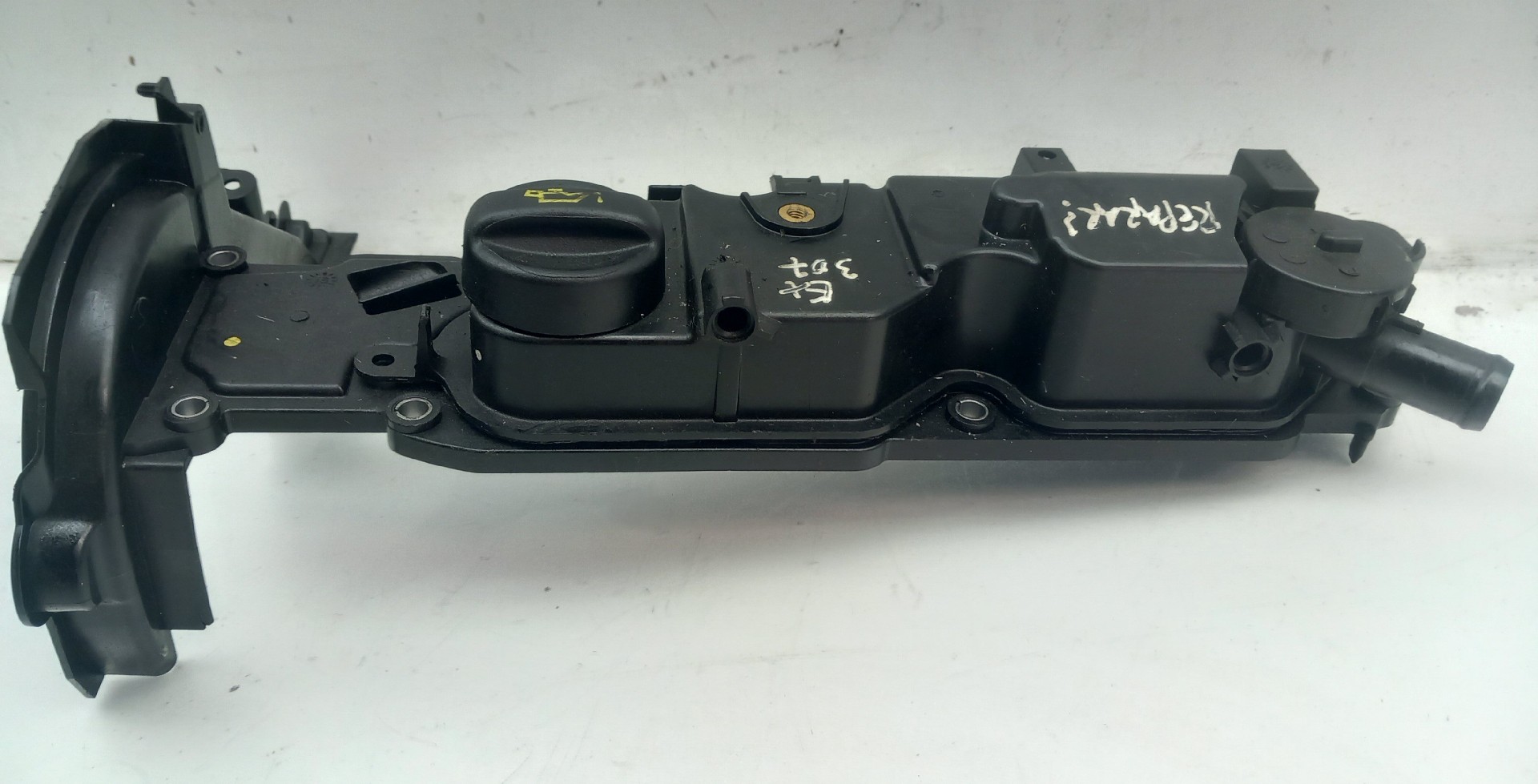 Tampa das válvulas PEUGEOT 308 II Imagem-1