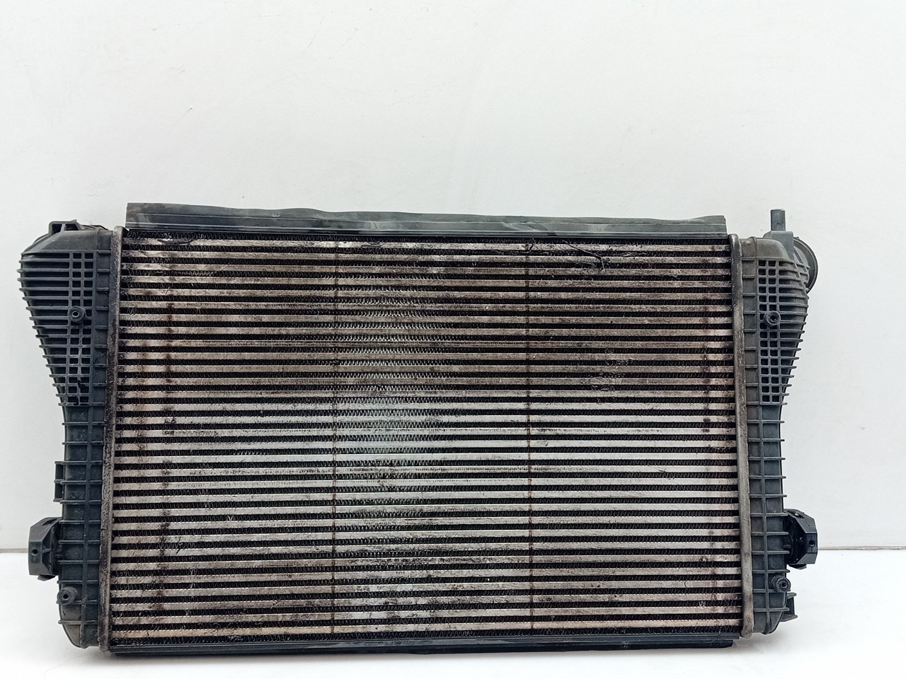 Radiateur d'intercooler VOLKSWAGEN Golf VI (5K1) Imagem-1