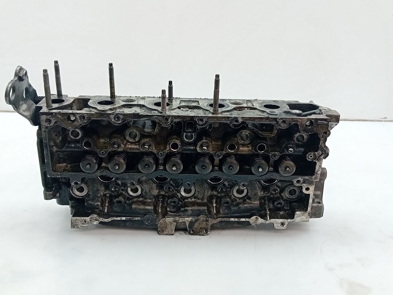 Cylinder head PEUGEOT 208 Imagem-1