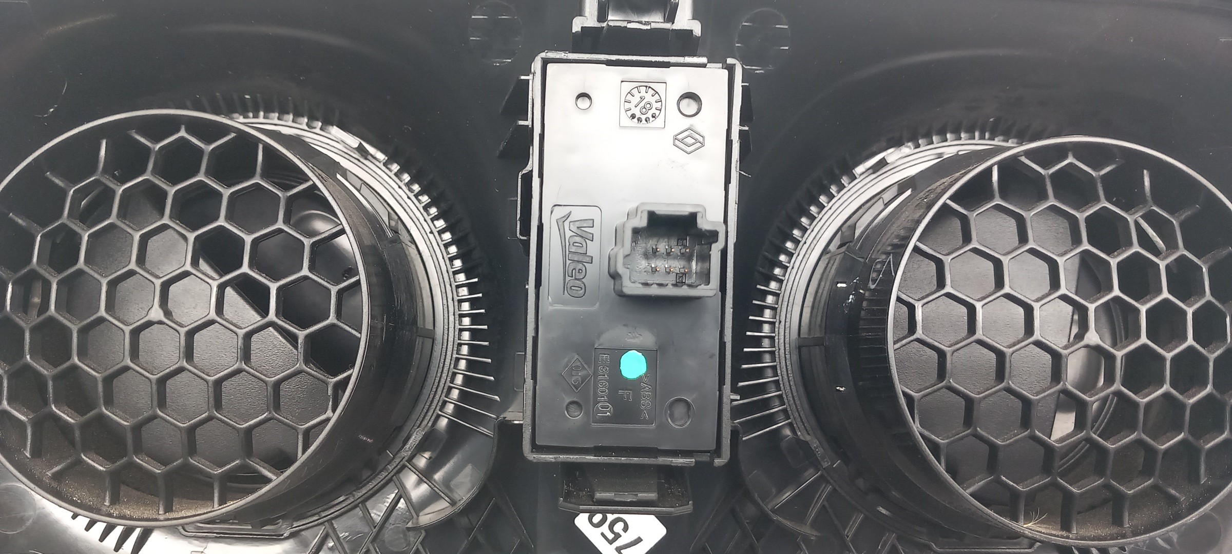 Panneau revêtement console centrale / radio DACIA Sandero II (5S_) Imagem-3
