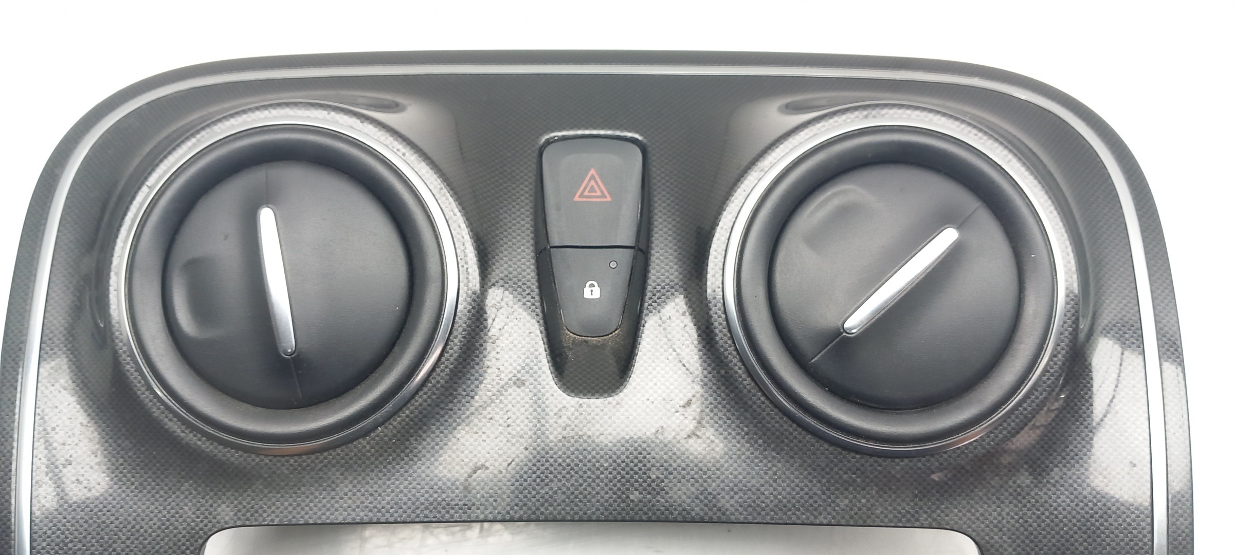 Panneau revêtement console centrale / radio DACIA Sandero II (5S_) Imagem-1