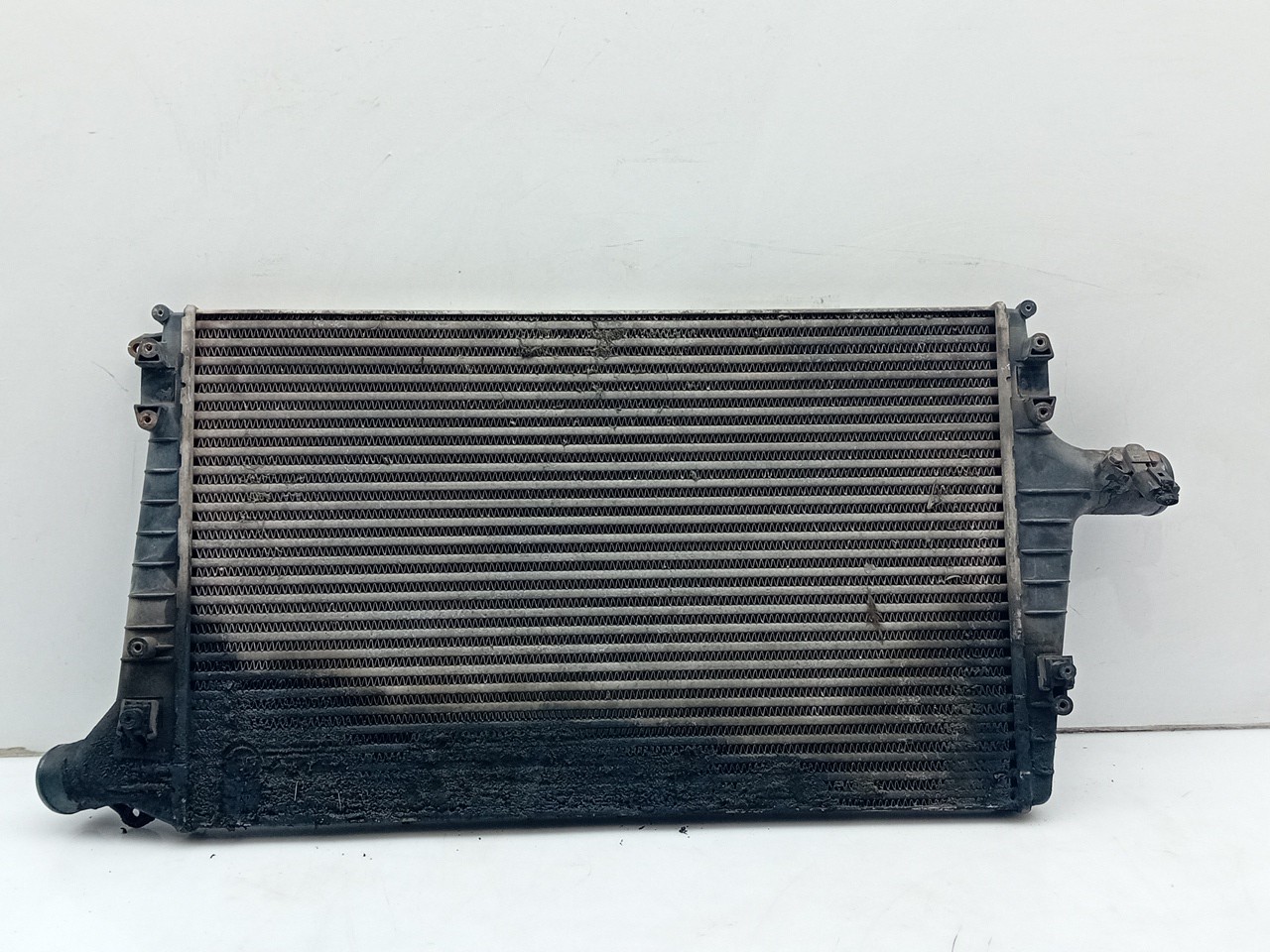 Radiateur d'intercooler SKODA Octavia II Break (1Z5) Imagem-1