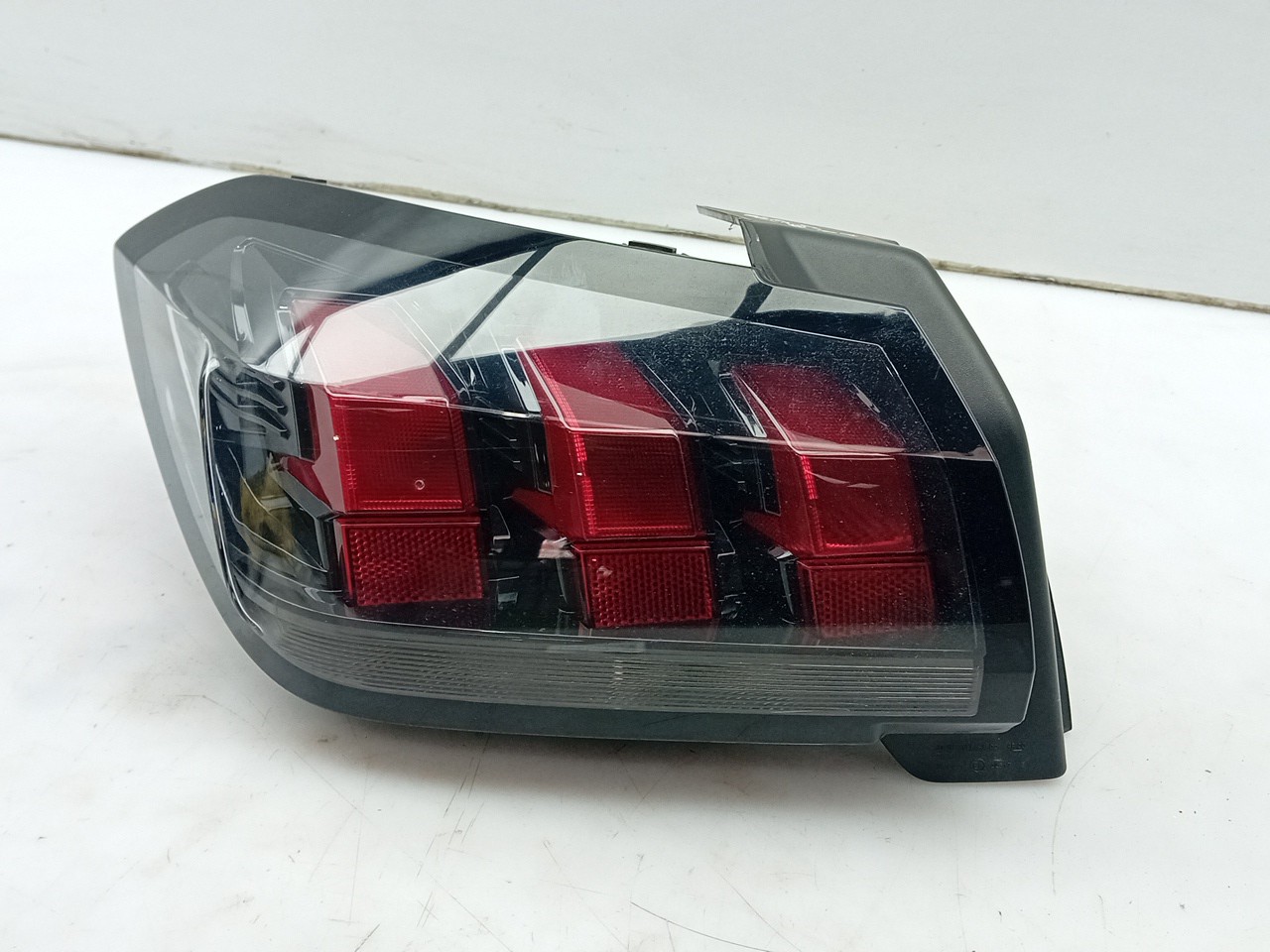 Left Tail light PEUGEOT 208 II Imagem-1
