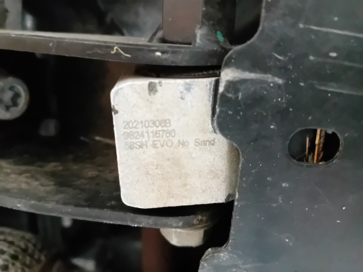 Box Support PEUGEOT 208 II Imagem-1